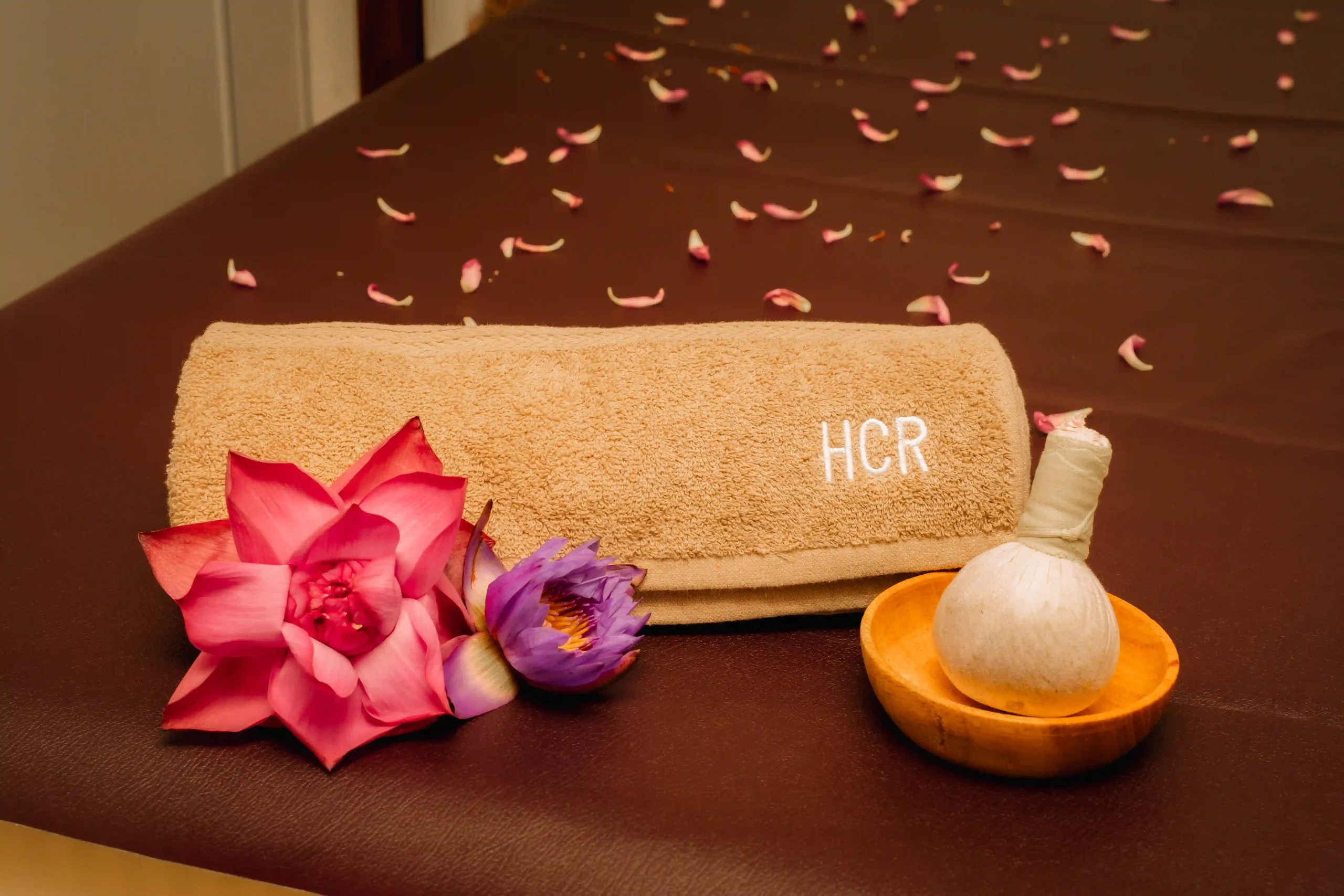Full Body Massage, Shirodhara & Steam Bath
