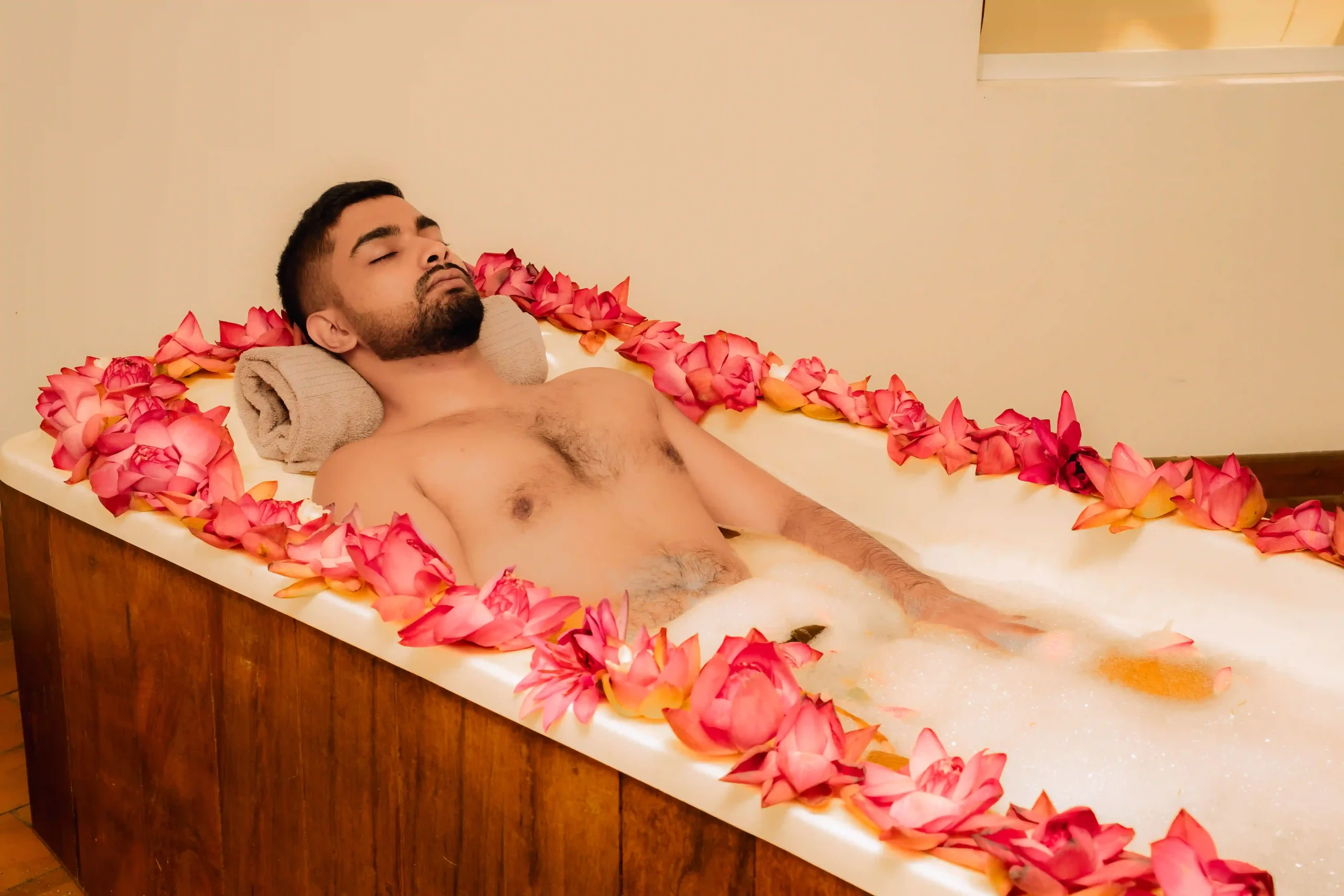 Full Body, Shirodhara, Steam & Herbal Bath